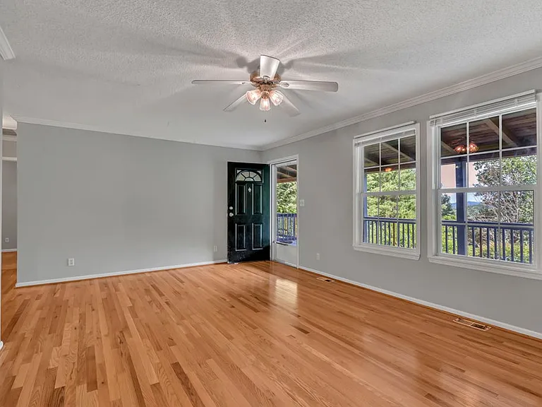 1386 Buck Mountain Rd — Photo 9
