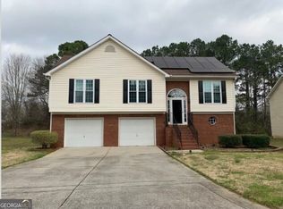 1821 Green Oak Cir, Lawrenceville, GA 30043
