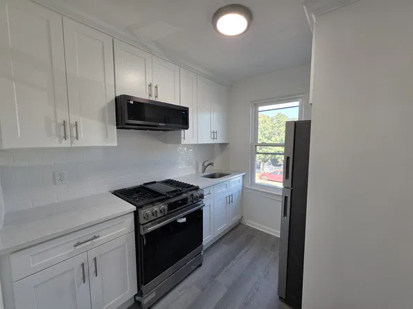 110-14 203rd St #2, Saint Albans, NY 11412