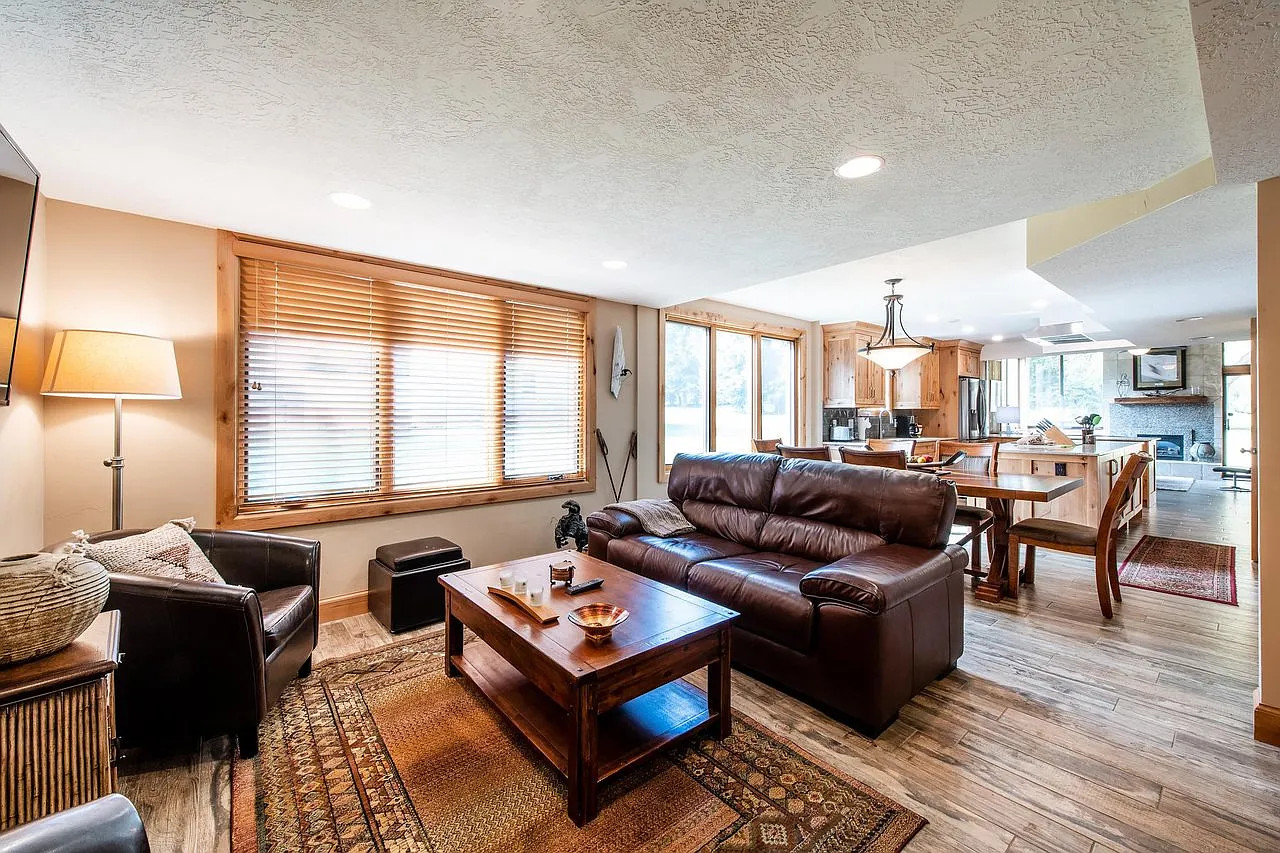 3 bed, 3.5 bath, 1760 sqft, $3,500 — Photo 4