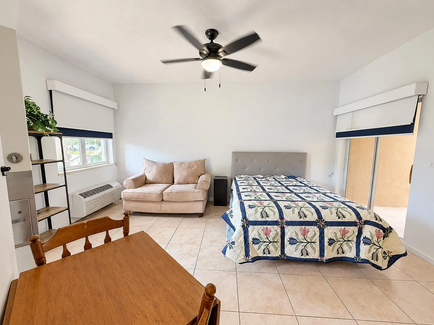 1 bed, 1.0 bath, 450 sqft, $1,200 — Photo 1