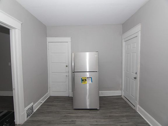 3rd image of 3909 7th Ave #2