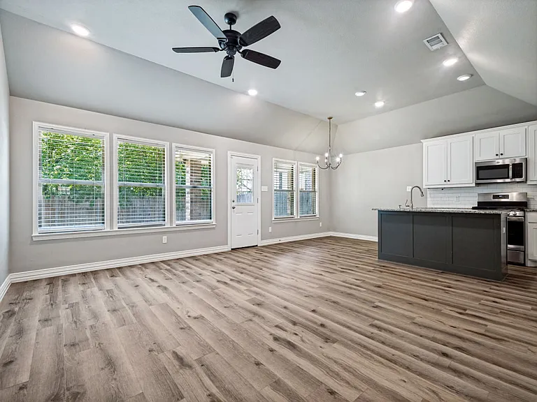 122 Elm Ln — Photo 7