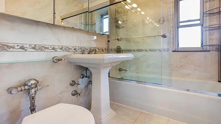 Sold by Fenwick Keats Real Estate | media 23