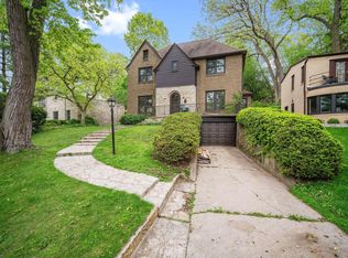 5829 W Trenton Pl, Milwaukee, WI 53213