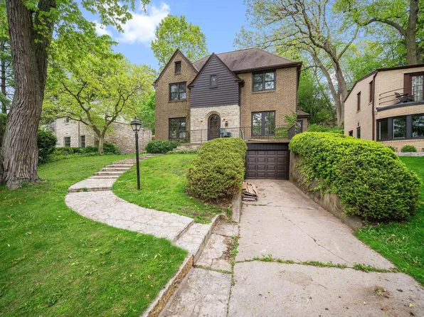 5829 West Trenton PLACE, Milwaukee, WI 53213