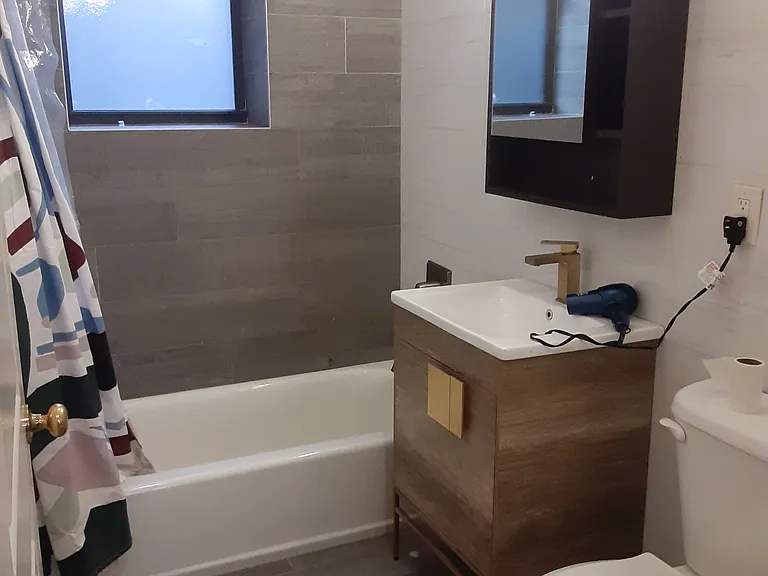 1647 Union St #1D — Photo 10