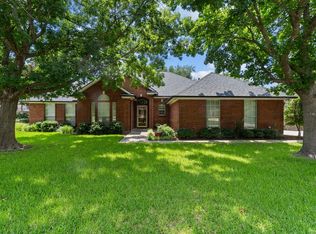 804 Oak Crest Rd, Burleson, TX 76028