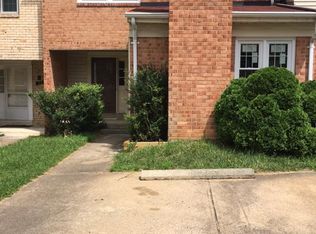 730 Hunter Ct SW, Vienna, VA 22180