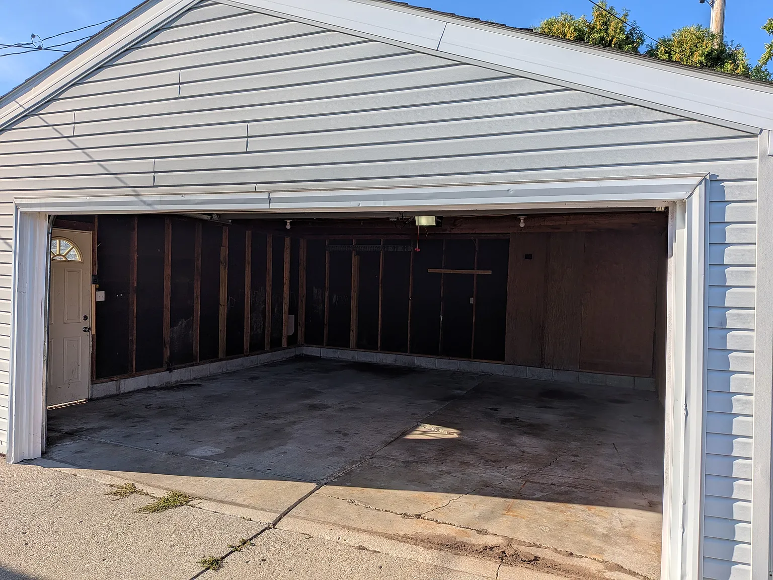3 bed, 1030 sqft, $1,900 — Photo 3