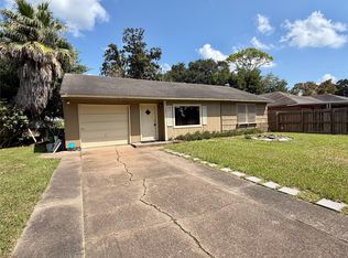 221 Richmond St, Angleton, TX 77515