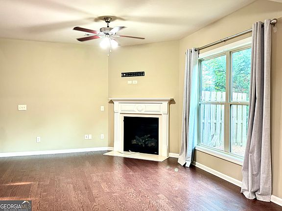 5th image of 2885 Maple Park Pl