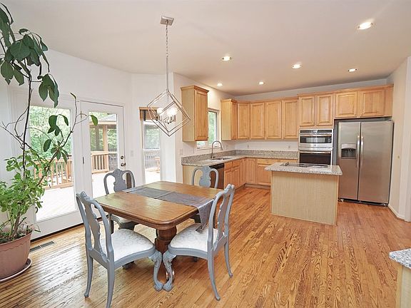 2nd image of 11820 Riveroaks Dr