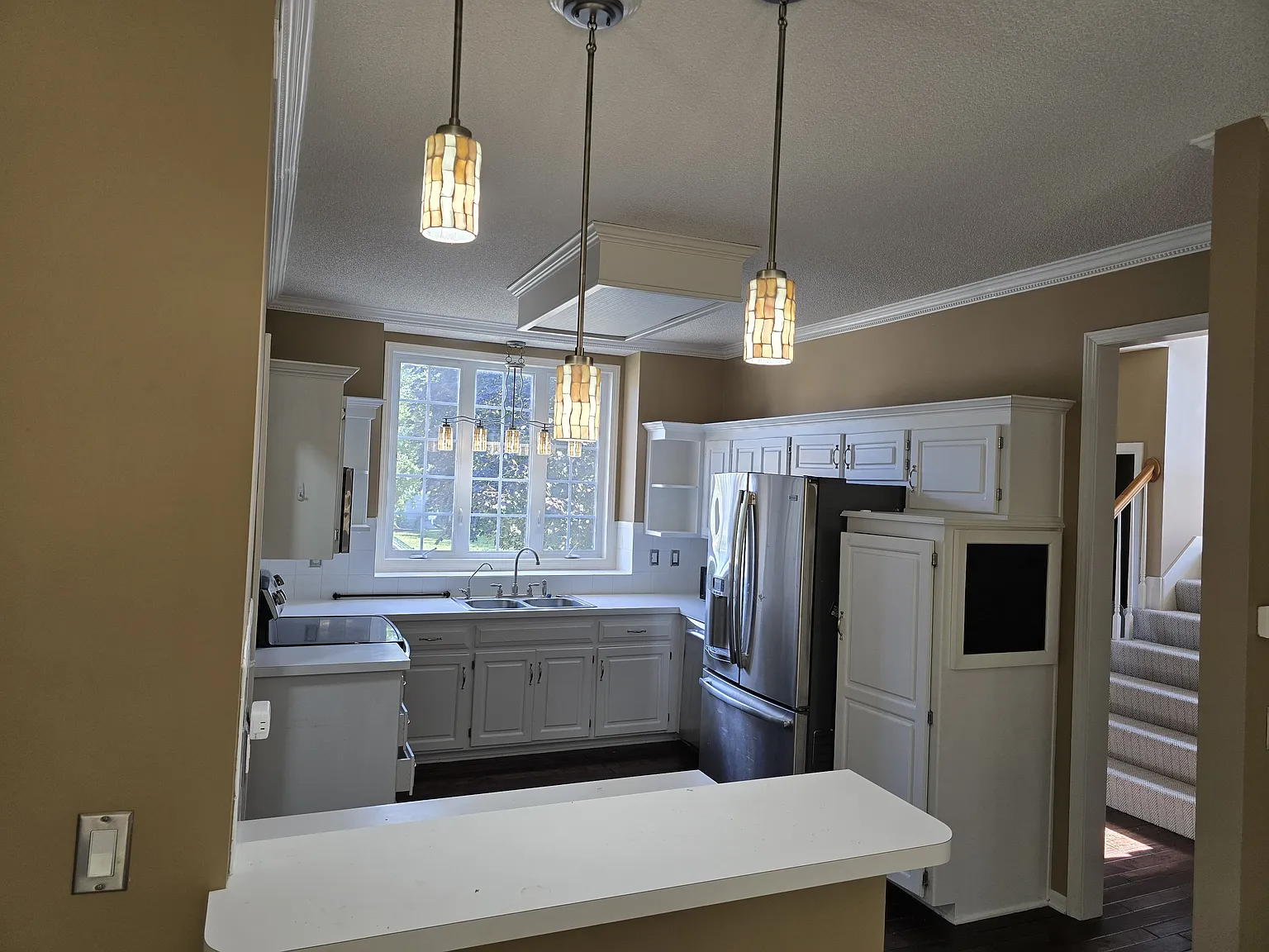 3 bed, 2358 sqft, $2,800 — Photo 3