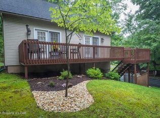 251 Snow Valley Dr, Drums, PA 18222