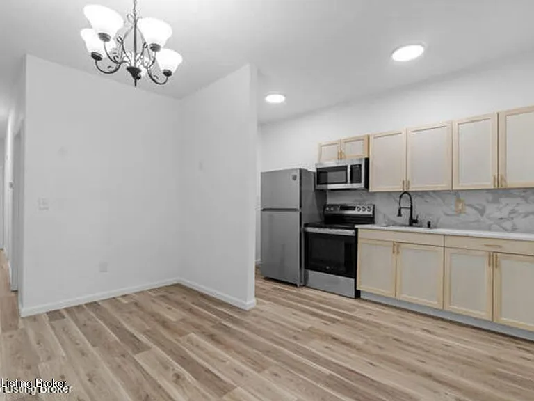 424 S 22nd St — Photo 3