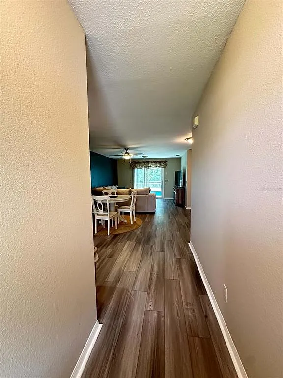 2 bed, 2.0 bath, 1996 sqft, $1,600 — Photo 3