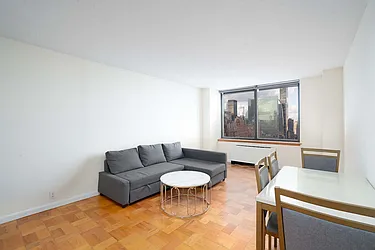 Rented by R New York