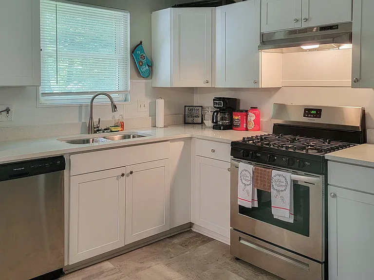 full kitchen