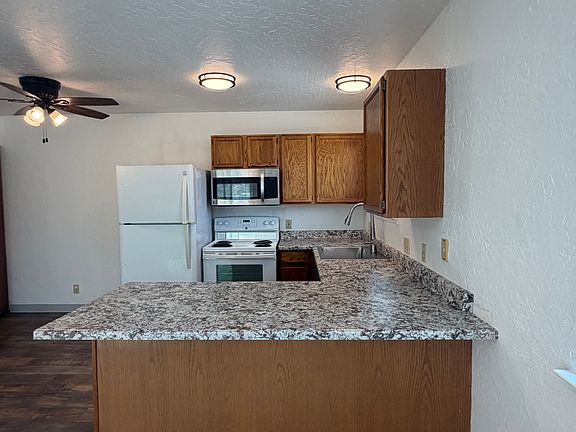 5th image of 242 Caliente St #B