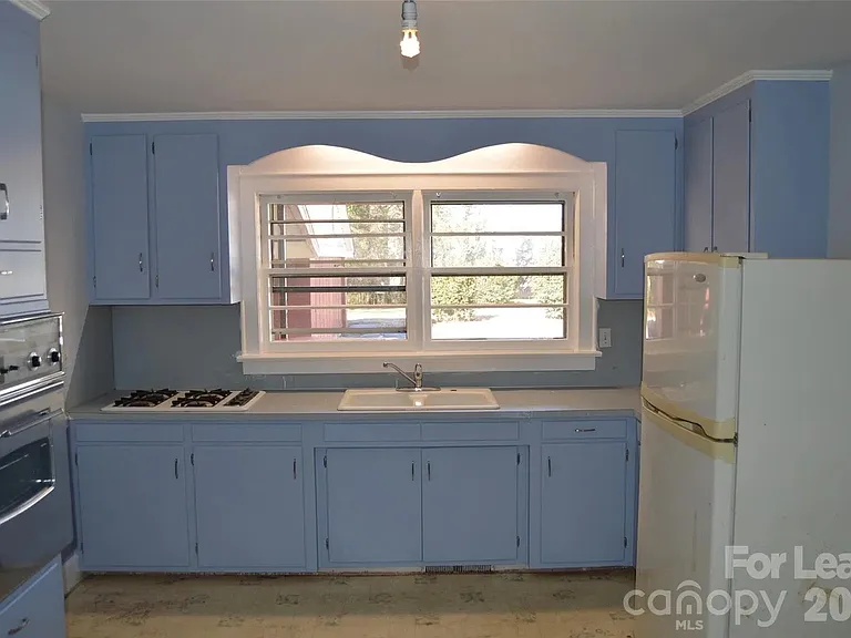 1225 Davie Ave — Photo 23