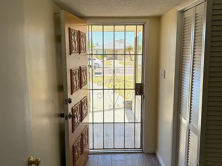 4700 Hasti Joy Ct — Photo 4