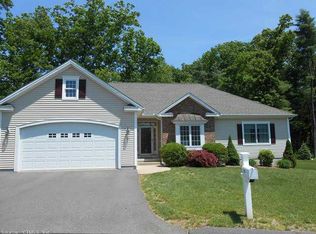 25 Cheney Ln, Manchester, CT 06040