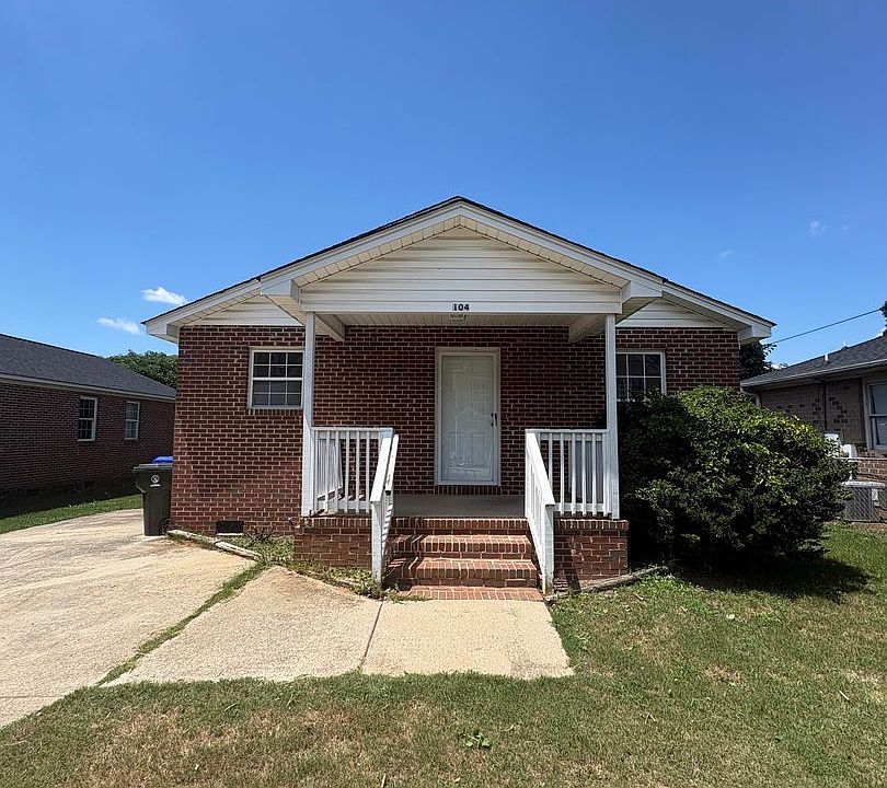 1st image of 104 Bruce St