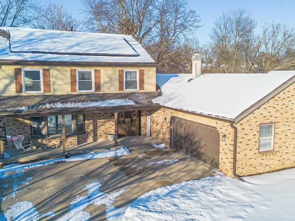 5910 Creekside Ln, Rockford, IL 61114