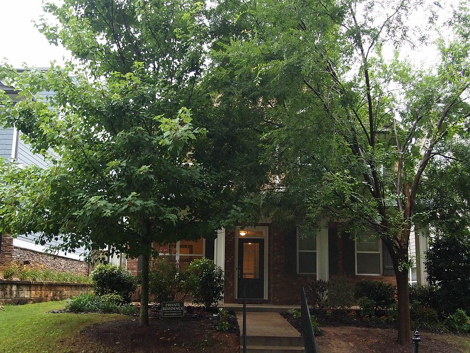 1st image of 942 Turner Dr SE