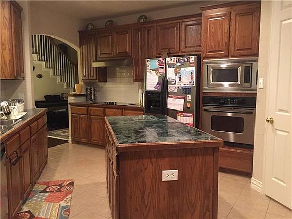 3rd image of 3209 Heatherbrook Ln