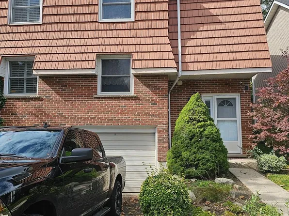 85 Albright Rd #45, Hamilton, ON L8K 6H1