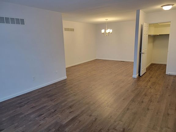 3rd image of 10327 Forest Brook Ln APT B