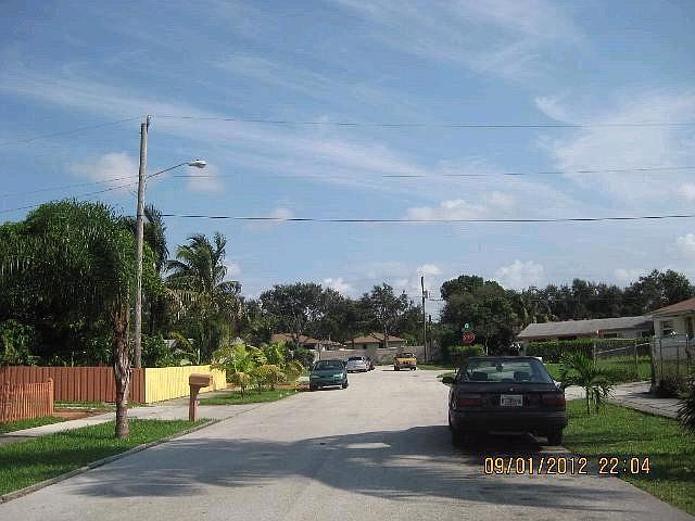 2nd image of 5100 NE 7th Ave