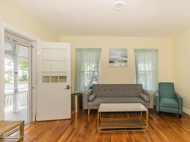 105 Webb Ave — Photo 8