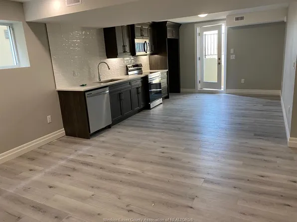 105 Reed St, Essex, ON N8M 0B2