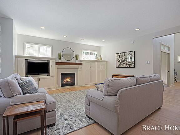 5th image of 2865 Coppergrove Ct NE