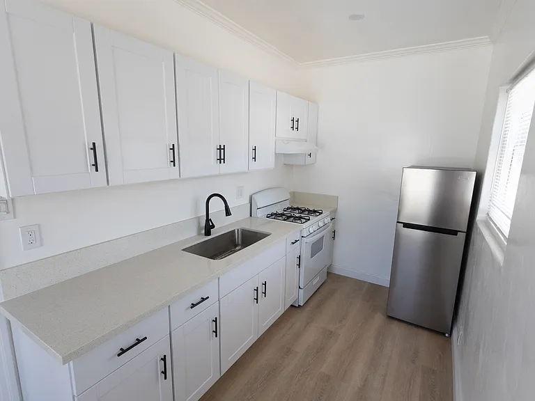 1416 S Glendale Ave #2 — Photo 6