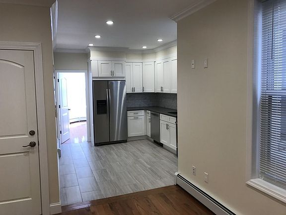 3rd image of 3014 34th St