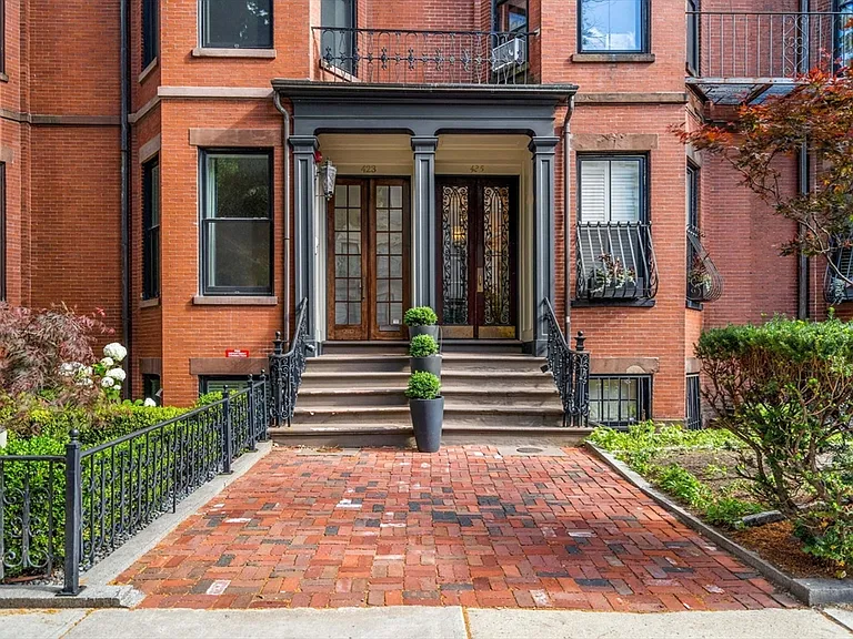 425 Beacon St #2 — Photo 9
