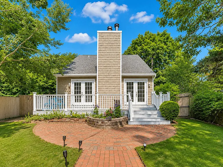 155 Little Fresh Pond Rd — Photo 2