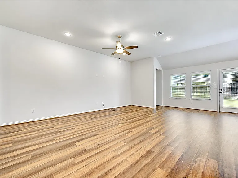 101 Sunray Creek Dr — Photo 25