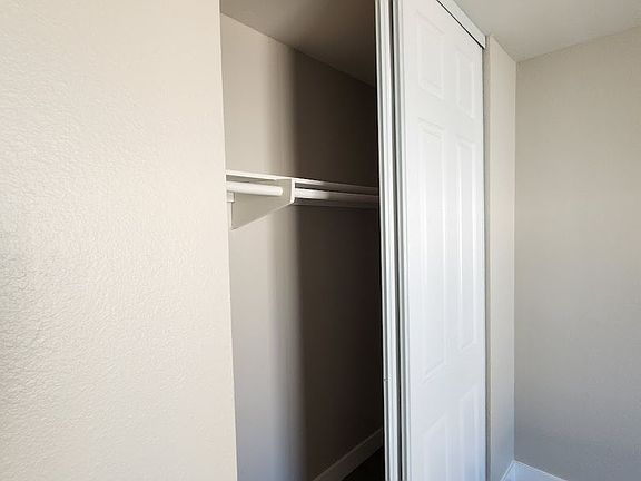 5th image of 9109 Kenwood Dr #17