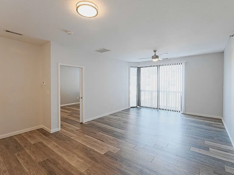 River Rock Apartments — Photo 41