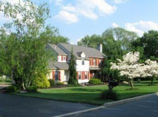 1239 Shadow Oak Dr, Malvern, PA 19355