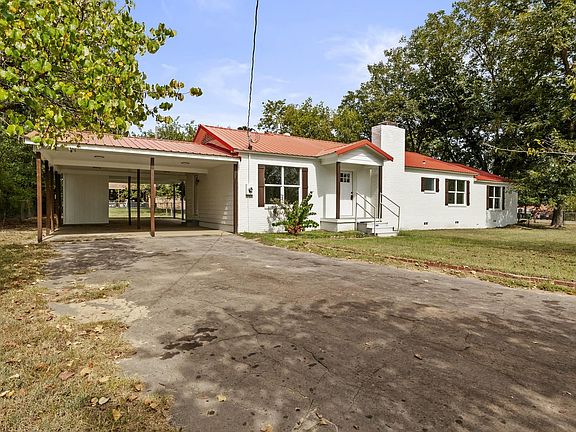 3rd image of 111 Walker Dr