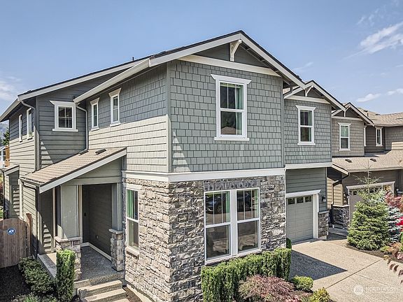 5th image of 397 Zemp Way NE