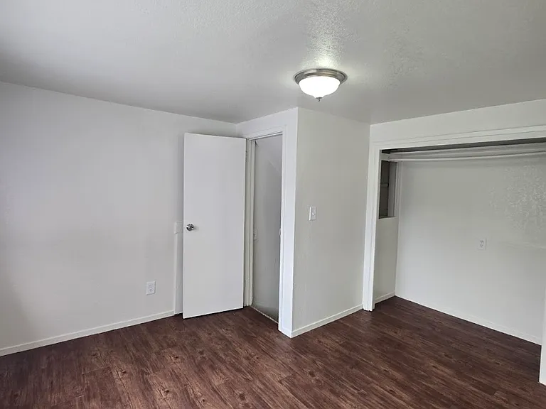 2513 S 10th St — Photo 19