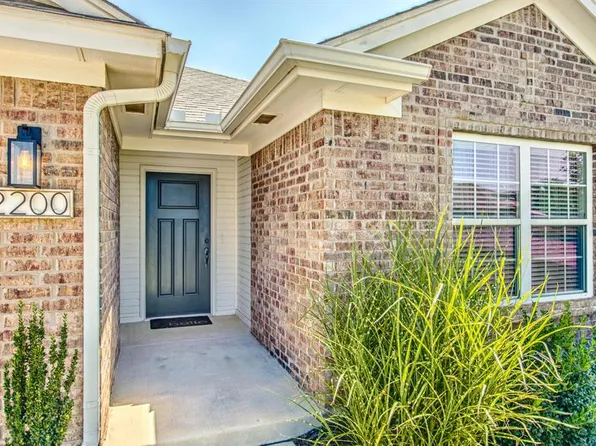2200 Champoli Dr, Choctaw, OK 73020