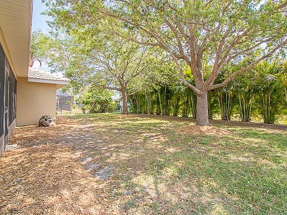 4th image of 316 Le Nain Dr